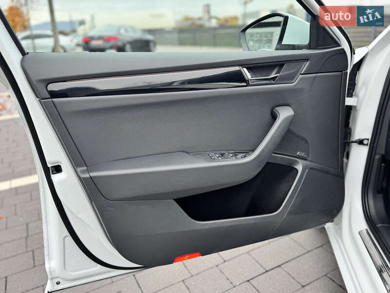 Лифтбек Skoda Superb 2017 в Мукачево