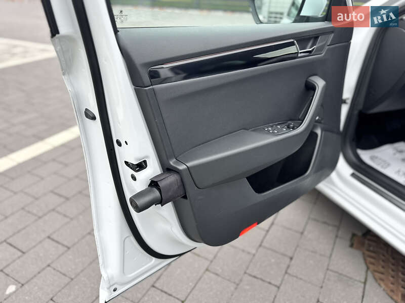 Лифтбек Skoda Superb 2017 в Мукачево