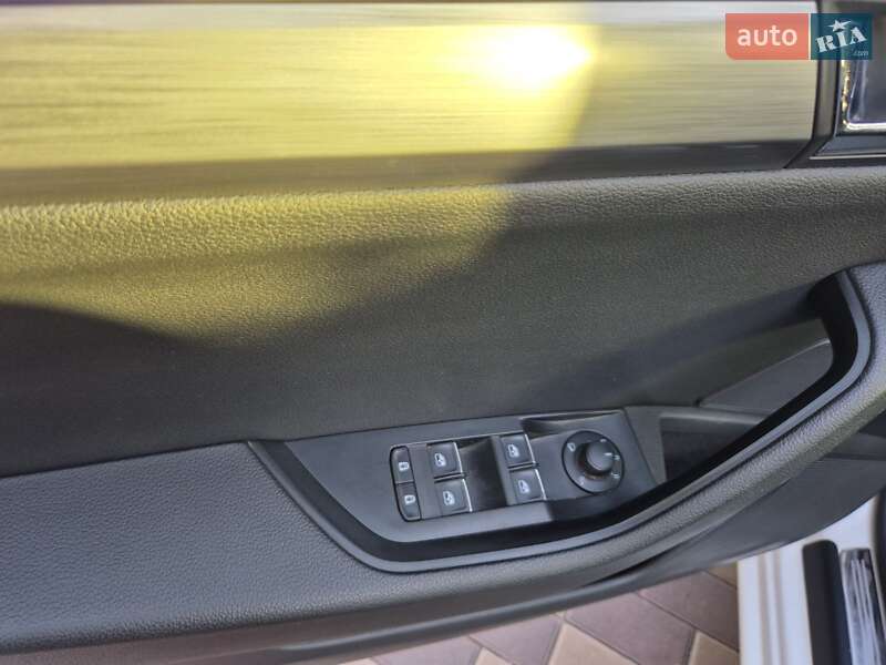 Универсал Skoda Superb 2019 в Днепре