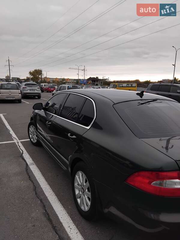 Лифтбек Skoda Superb 2011 в Луцке