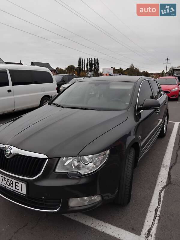 Лифтбек Skoda Superb 2011 в Луцке