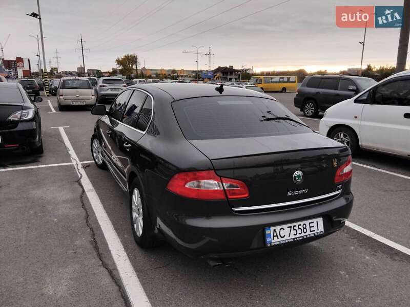 Лифтбек Skoda Superb 2011 в Луцке