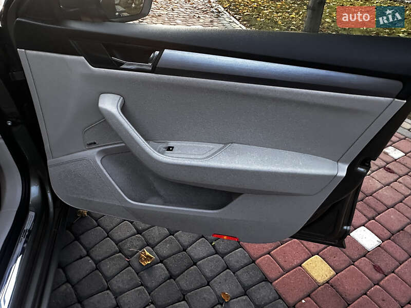 Ліфтбек Skoda Superb 2017 в Хусті фото 100 Ліфтбек Skoda Superb 2017 в Хусті