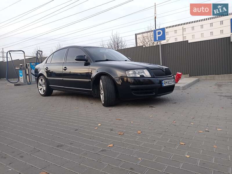 Лифтбек Skoda Superb 2007 в Новых Петровцах