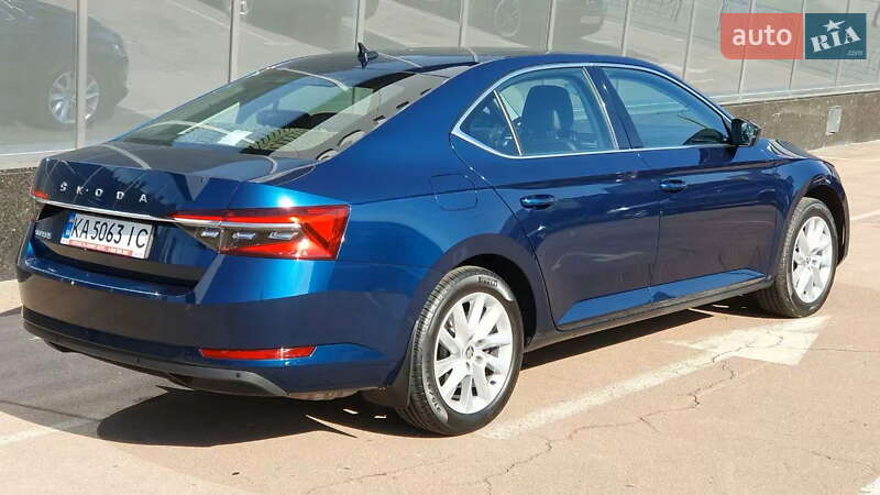 Лифтбек Skoda Superb 2021 в Киеве
