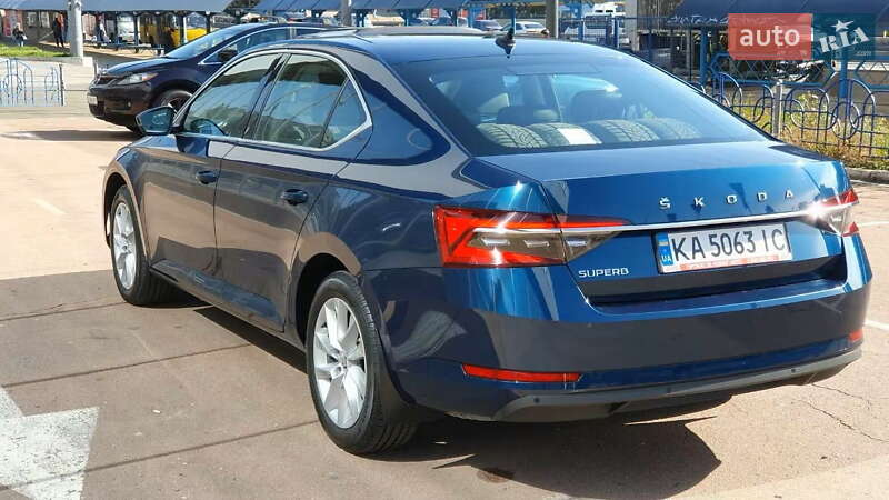 Лифтбек Skoda Superb 2021 в Киеве