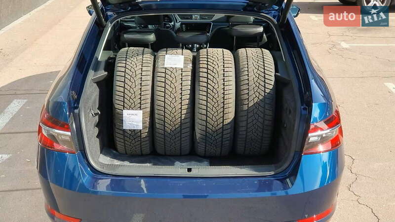 Лифтбек Skoda Superb 2021 в Киеве