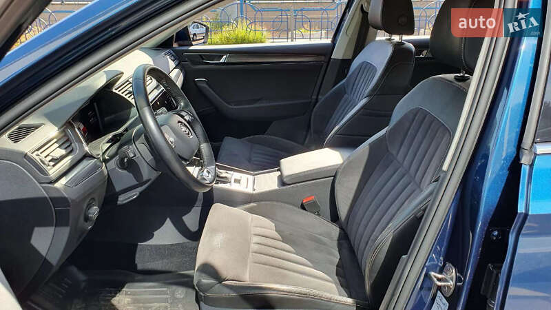 Лифтбек Skoda Superb 2021 в Киеве