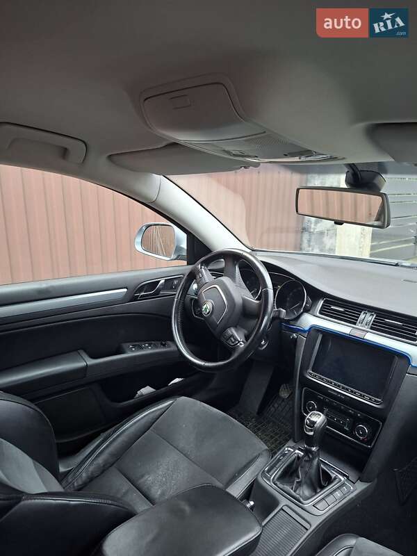 Лифтбек Skoda Superb 2009 в Иршаве