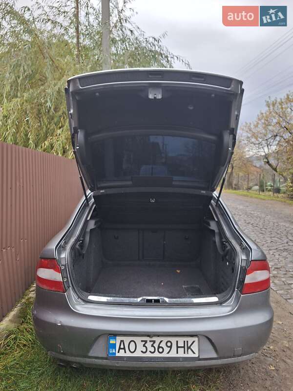 Лифтбек Skoda Superb 2009 в Иршаве