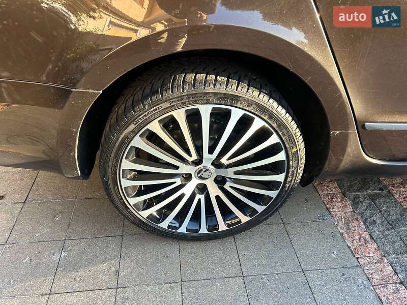 Универсал Skoda Superb 2013 в Киеве