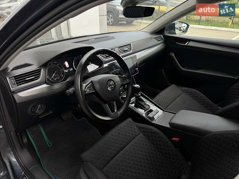 Універсал Skoda Superb 2018 в Чернівцях