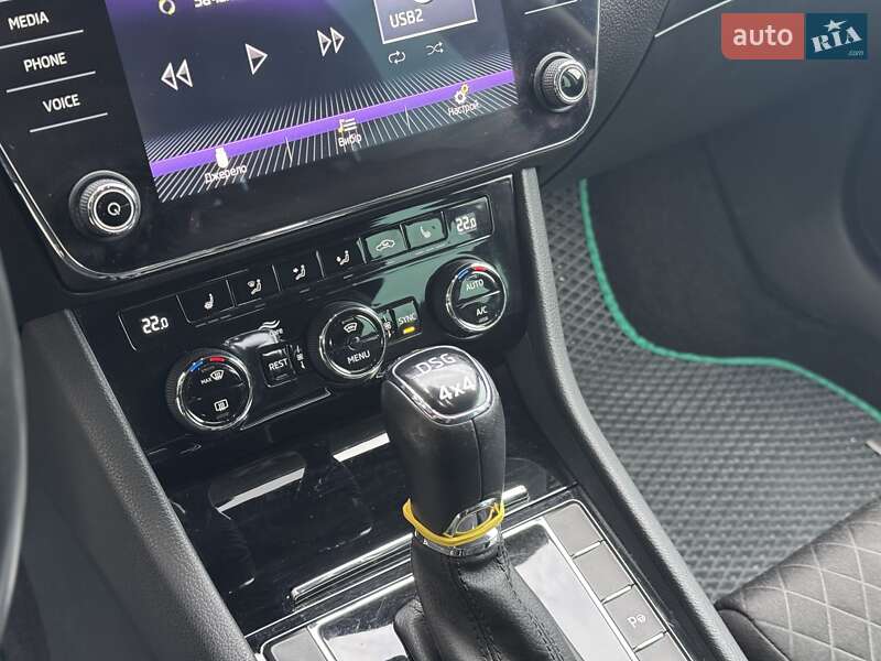 Універсал Skoda Superb 2018 в Чернівцях