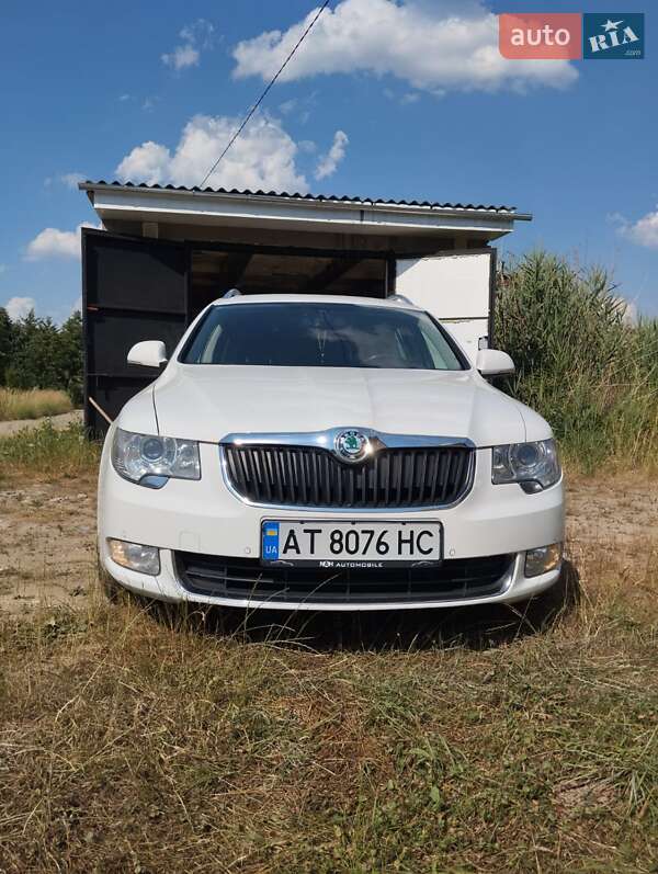 Универсал Skoda Superb 2010 в Долине