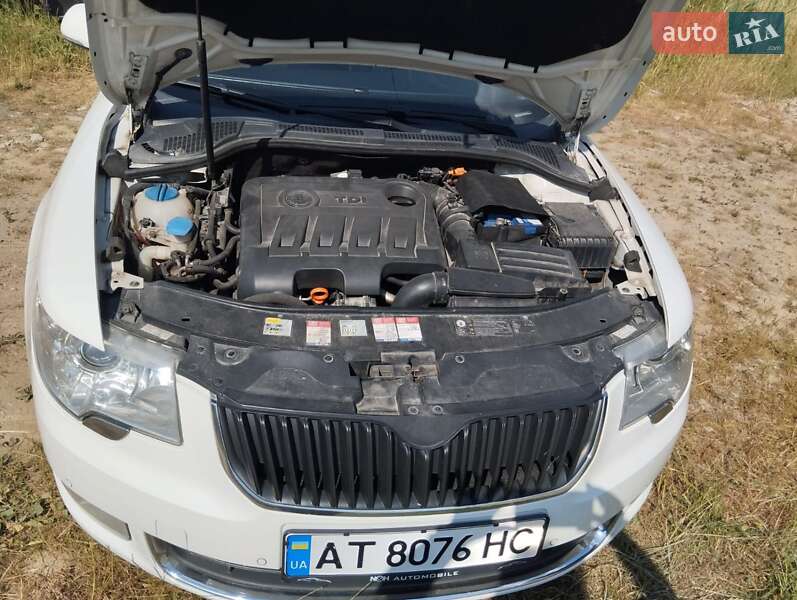 Универсал Skoda Superb 2010 в Долине