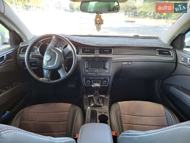 Универсал Skoda Superb 2011 в Николаеве