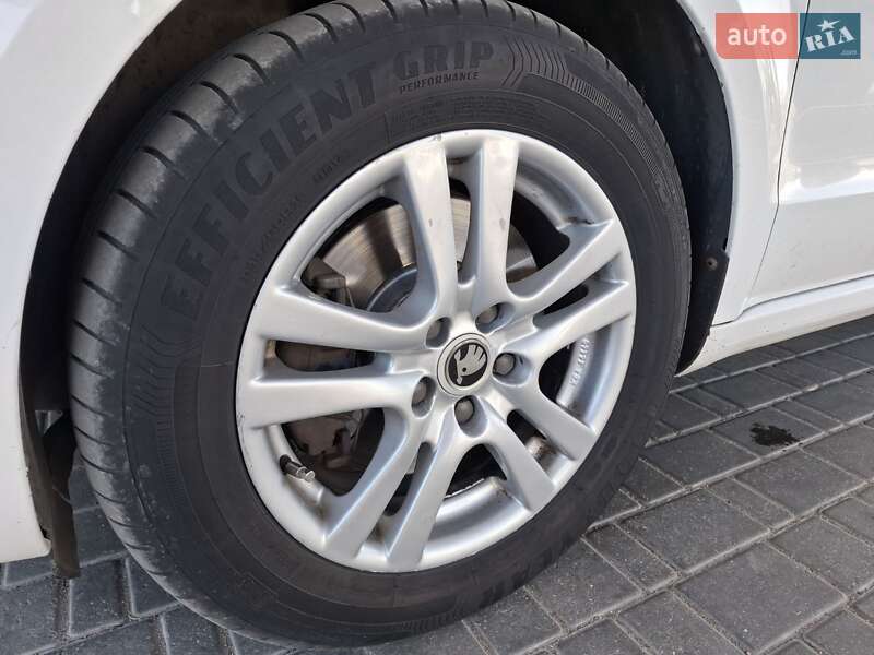 Универсал Skoda Superb 2011 в Николаеве