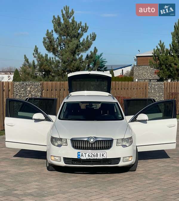 Skoda Superb 2011