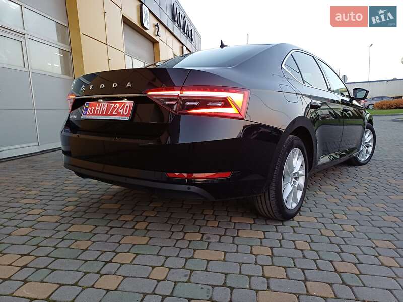 Лифтбек Skoda Superb 2021 в Самборе