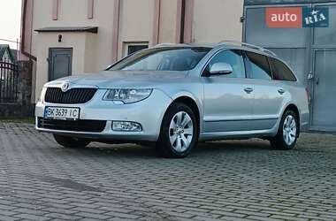 Универсал Skoda Superb 2011 в Сарнах