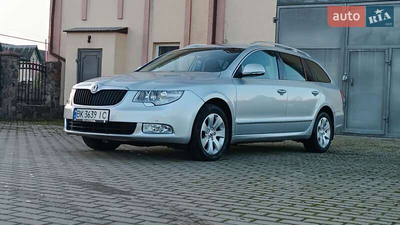 Skoda Superb 2011 Skoda Superb 2011