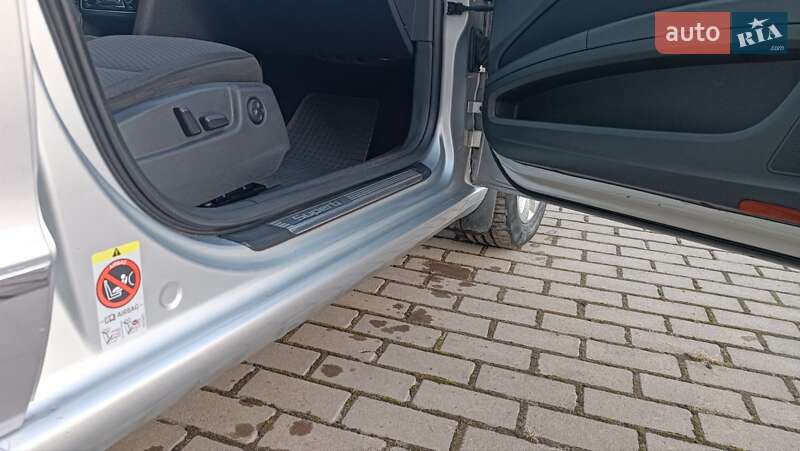 Універсал Skoda Superb 2011 в Сарнах