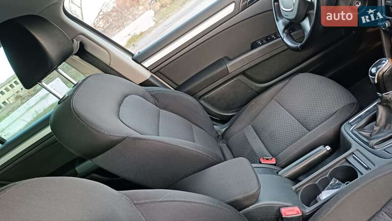 Універсал Skoda Superb 2011 в Сарнах