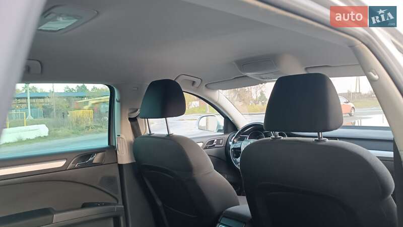 Універсал Skoda Superb 2011 в Сарнах