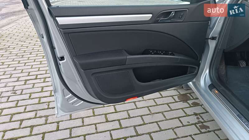 Універсал Skoda Superb 2011 в Сарнах