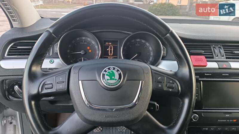 Універсал Skoda Superb 2011 в Сарнах