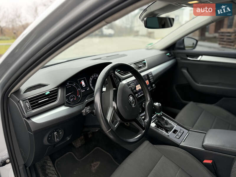 Универсал Skoda Superb 2017 в Ровно
