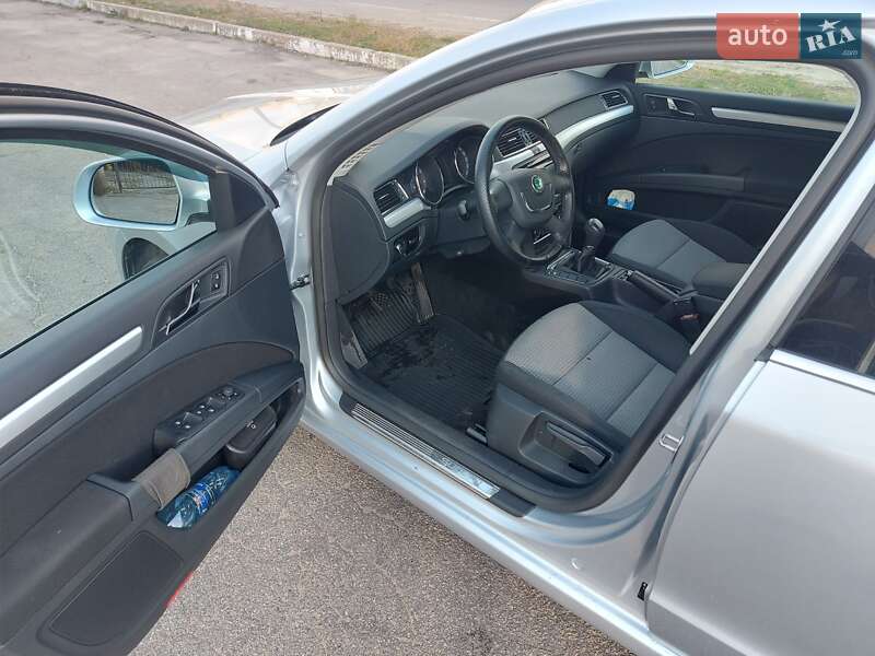 Лифтбек Skoda Superb 2012 в Каменском