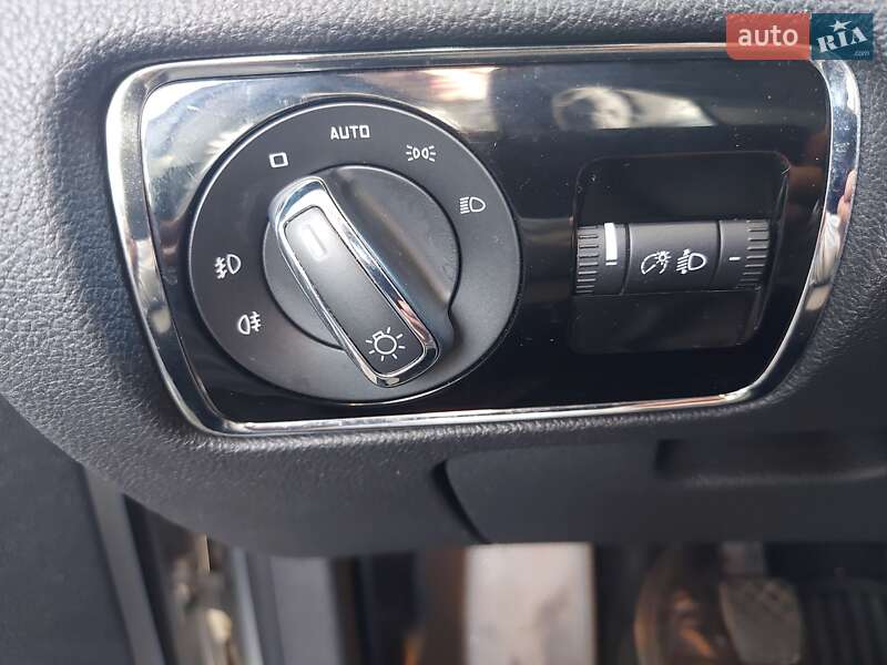 Лифтбек Skoda Superb 2012 в Каменском