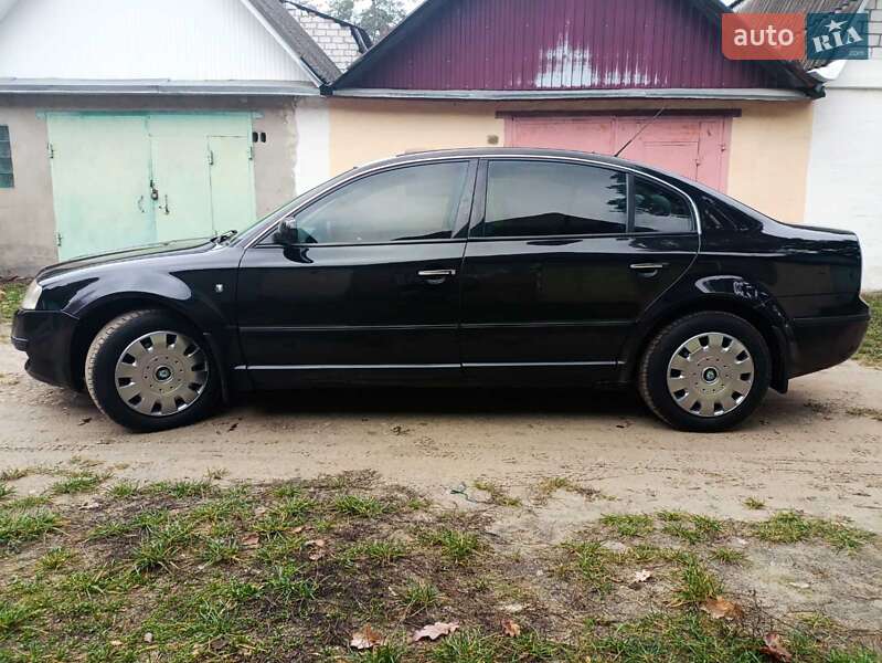 Лифтбек Skoda Superb 2004 в Житомире