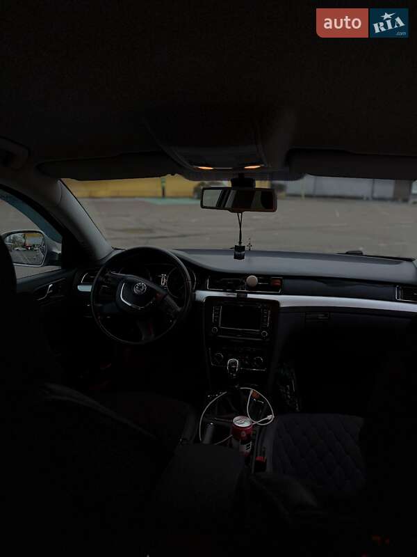 Універсал Skoda Superb 2012 в Житомирі