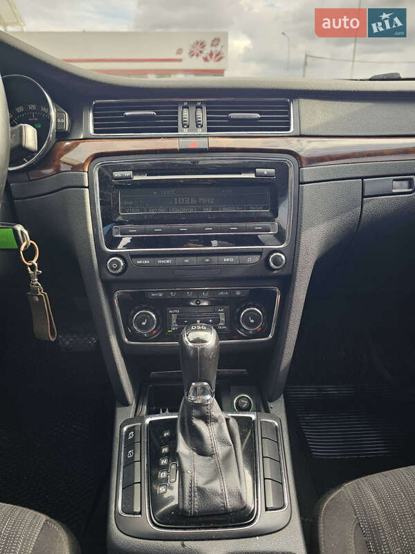 Лифтбек Skoda Superb 2013 в Запорожье