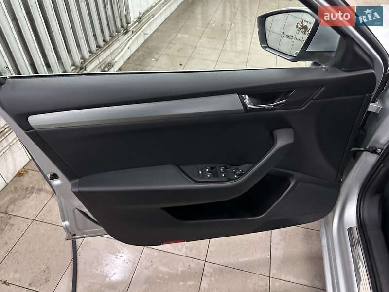 Лифтбек Skoda Superb 2017 в Днепре фото 10 Лифтбек Skoda Superb 2017 в Днепре