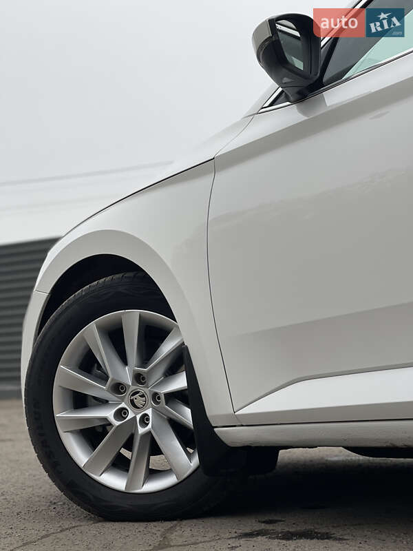 Универсал Skoda Superb 2016 в Радивилове