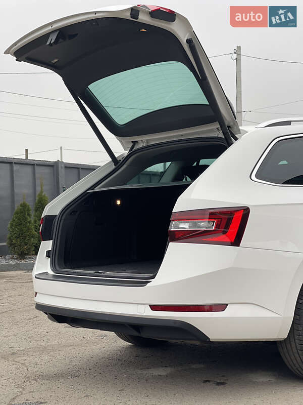 Универсал Skoda Superb 2016 в Радивилове