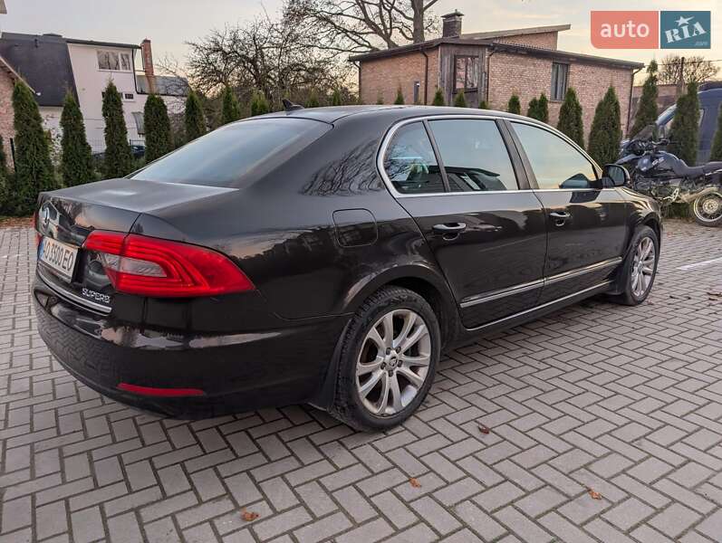 Лифтбек Skoda Superb 2013 в Тячеве