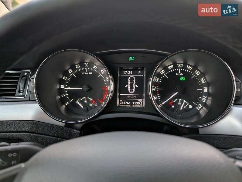 Лифтбек Skoda Superb 2013 в Тячеве