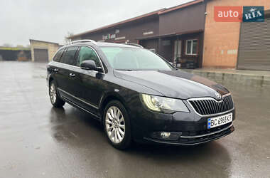 Універсал Skoda Superb 2013 в Кореці