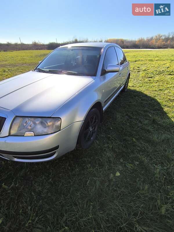 Ліфтбек Skoda Superb 2004 в Ужгороді