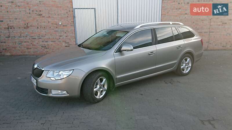 Универсал Skoda Superb 2011 в Сарнах