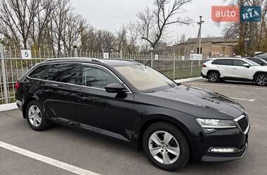 Универсал Skoda Superb 2020 в Киеве
