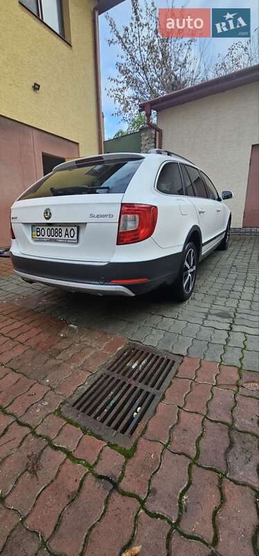 Універсал Skoda Superb 2012 в Тернополі