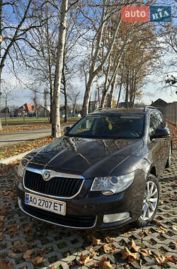 Універсал Skoda Superb 2011 в Мукачевому
