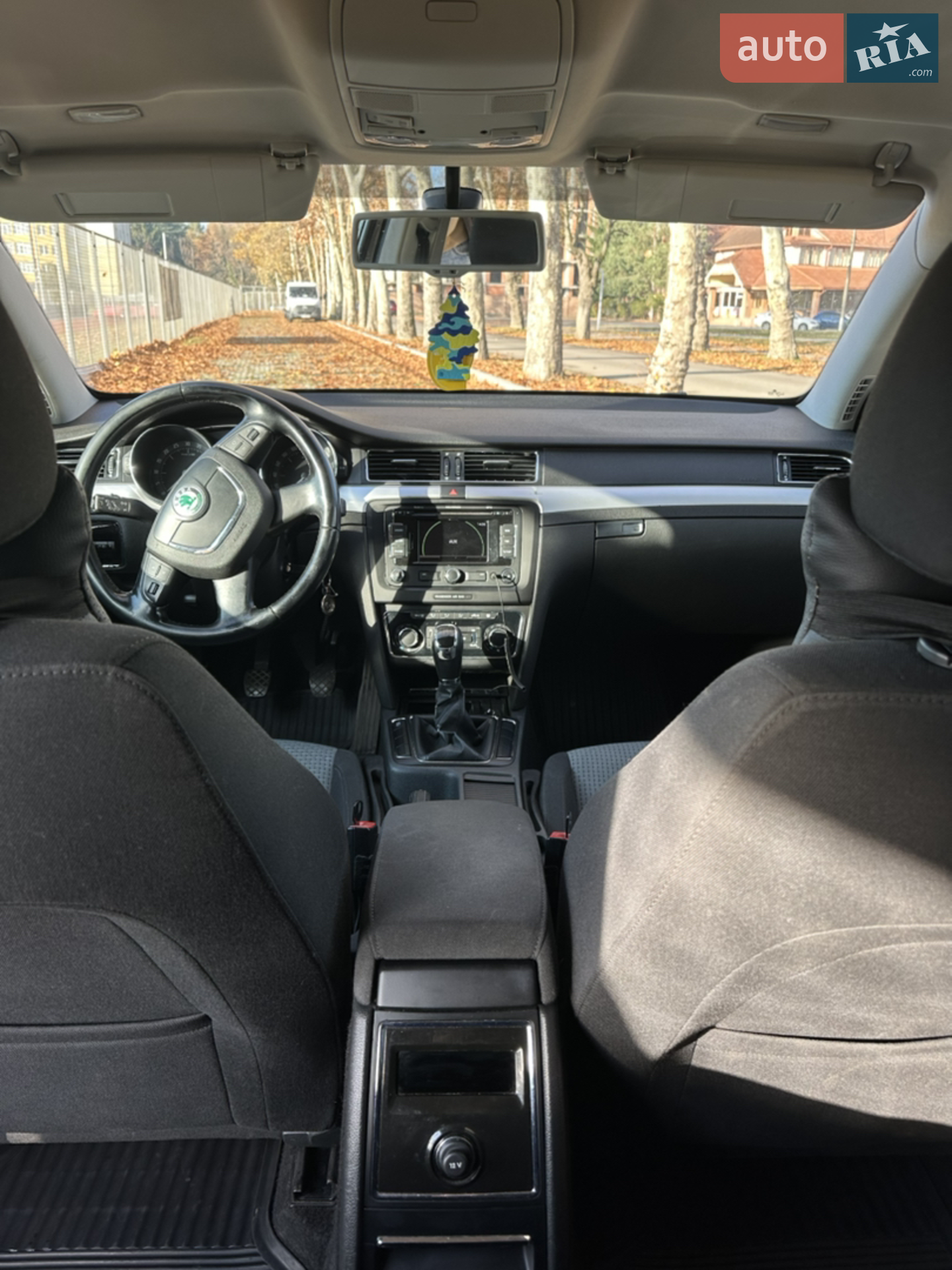 2011 Skoda Superb - мініатюра 12