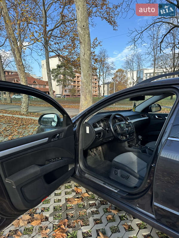 Універсал Skoda Superb 2011 в Мукачевому фото 15 Універсал Skoda Superb 2011 в Мукачевому