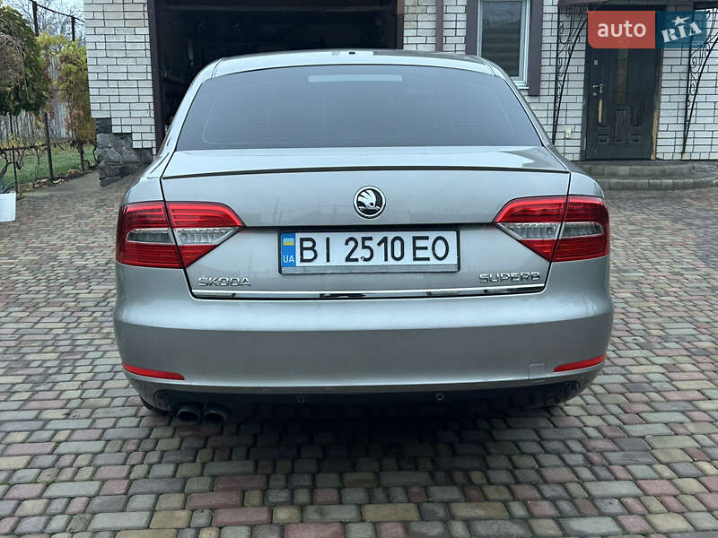 Лифтбек Skoda Superb 2013 в Хороле